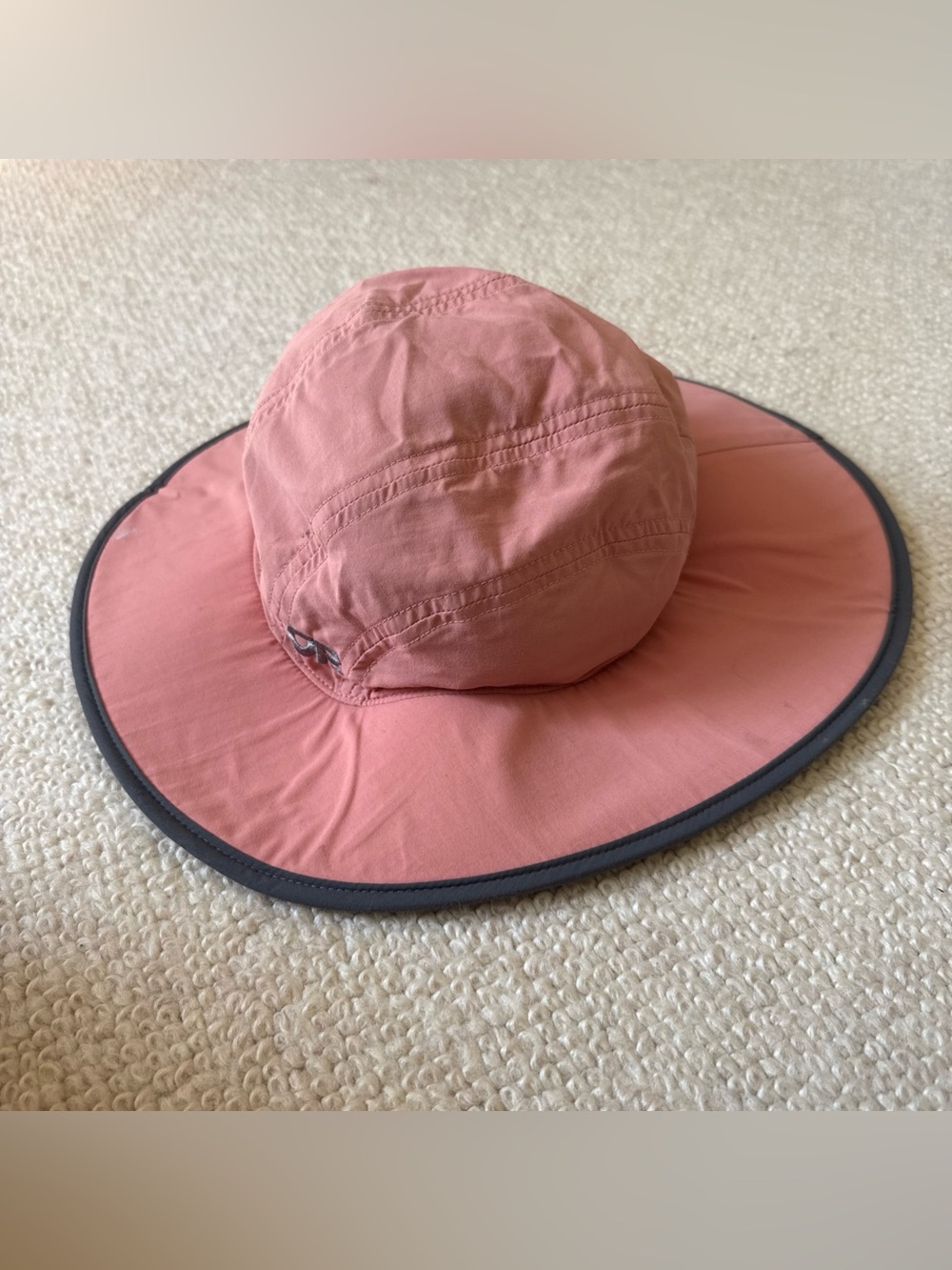 Outdoor Research Kids Rambler Sun Hat Size M Coral Gray Wide Brim Chin Cord